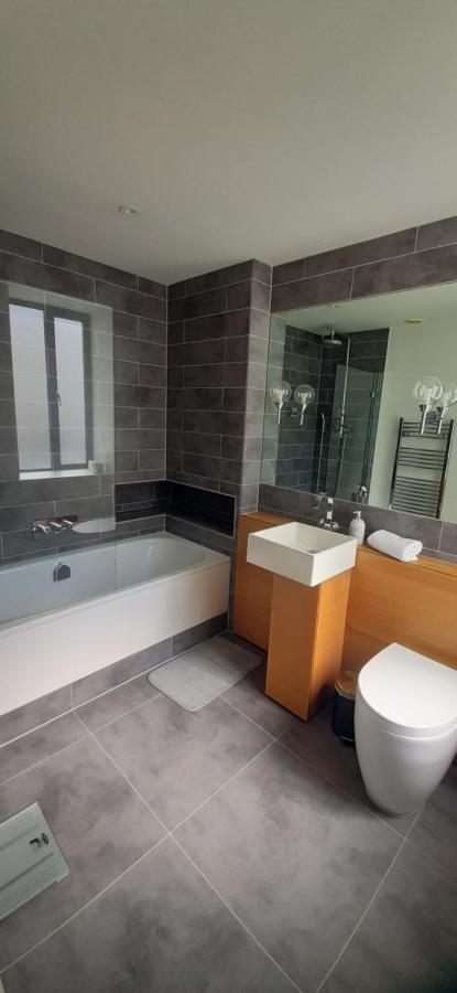 Rare Luxury Harbourview Apartment Sleeps 6 Торки Экстерьер фото